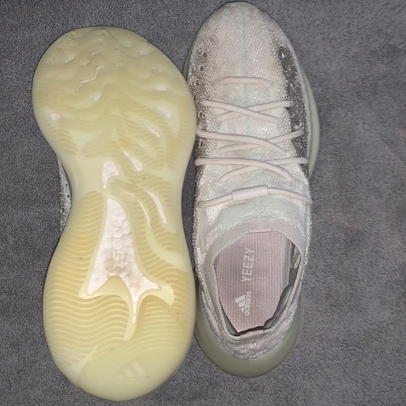 Men’s Size 10 Yeezy 380 Calcite Glow - Picture 2 of 2